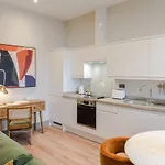 Redland Place - Your Apartment *