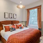Redland Place - Your Apartment *