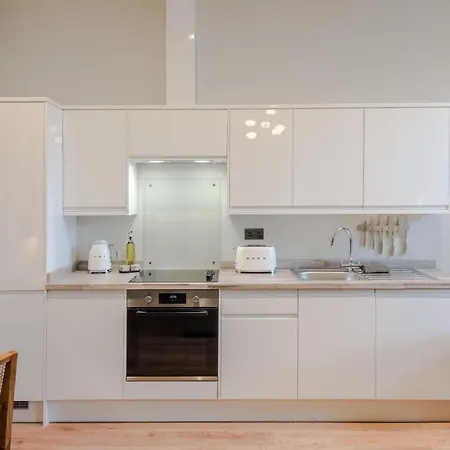 Redland Place - Your Apartmán *