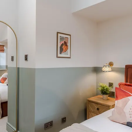Апартаменты Redland Place - Your