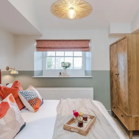 Апартаменты Redland Place - Your