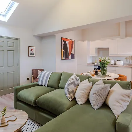 Redland Place - Your Apartman