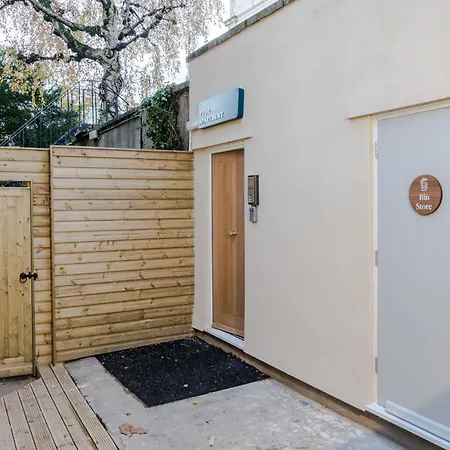 Redland Place - Your Apartman *