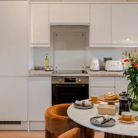 Redland Place - Your Apartman